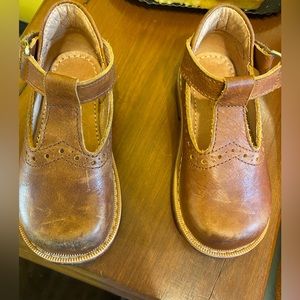 Mikoleon Mary Janes, size 24